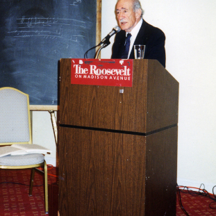 Vacchiano giving at lecture a the NYBCS
